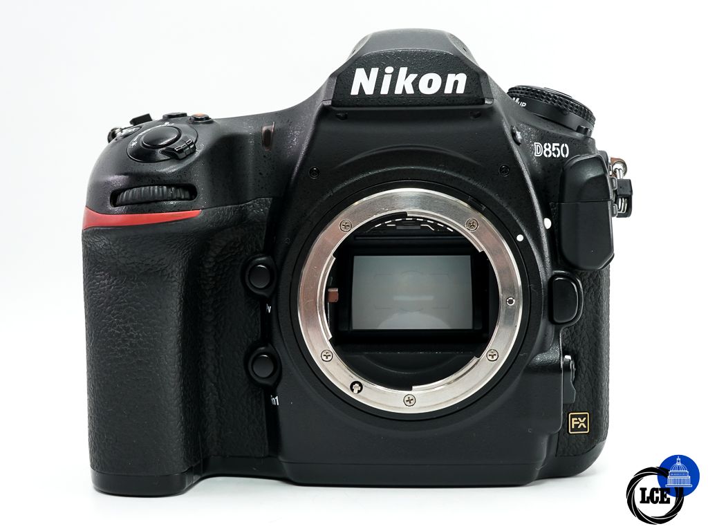 Nikon D850 Body * BOXED *