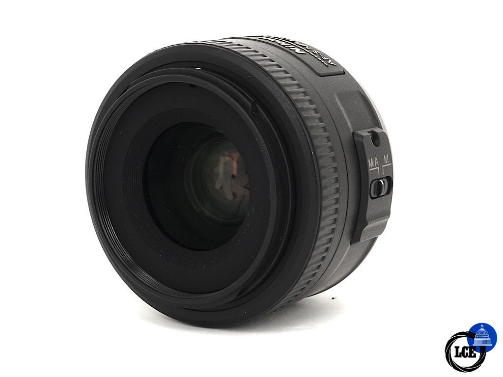 Nikon AF-S 35mm F1.8 G DX | 4*
