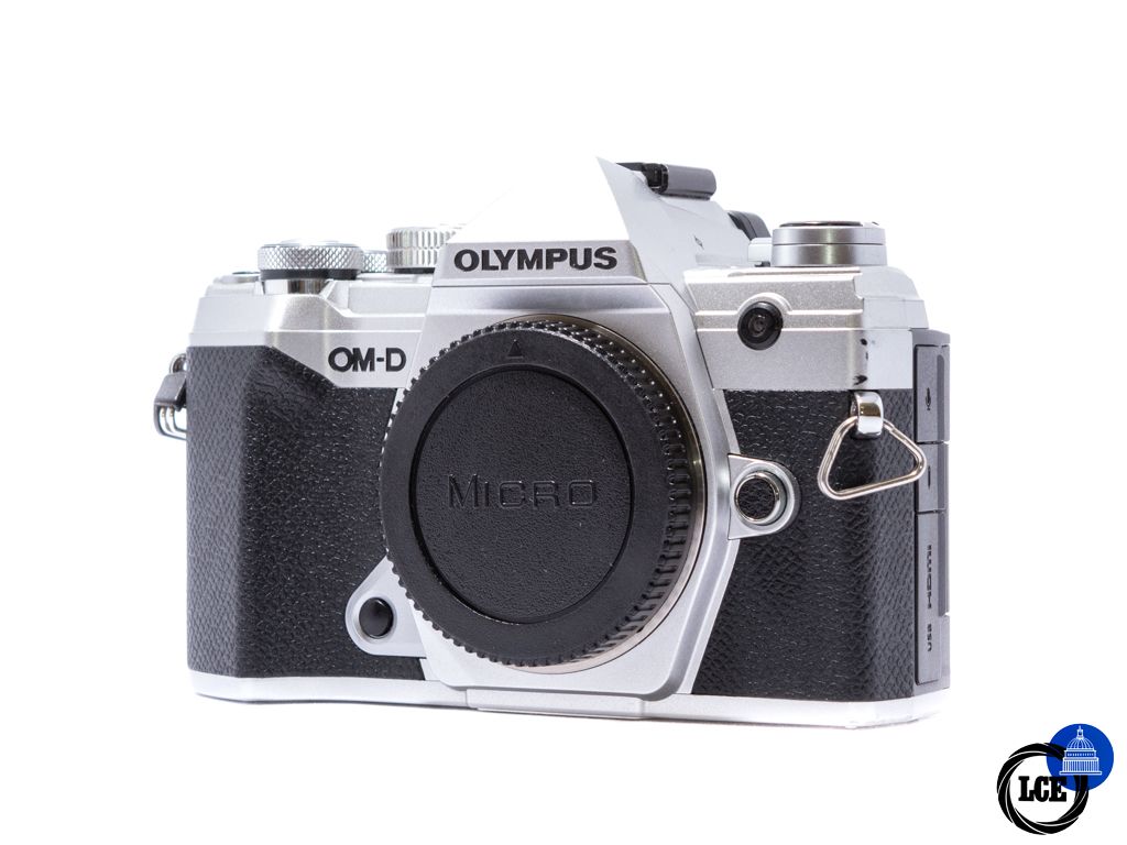 Olympus OM-D E-M5 III Body Silver *Low shutter count* Olympus OM-D E-M5 III Body Silver *Low shutter count*