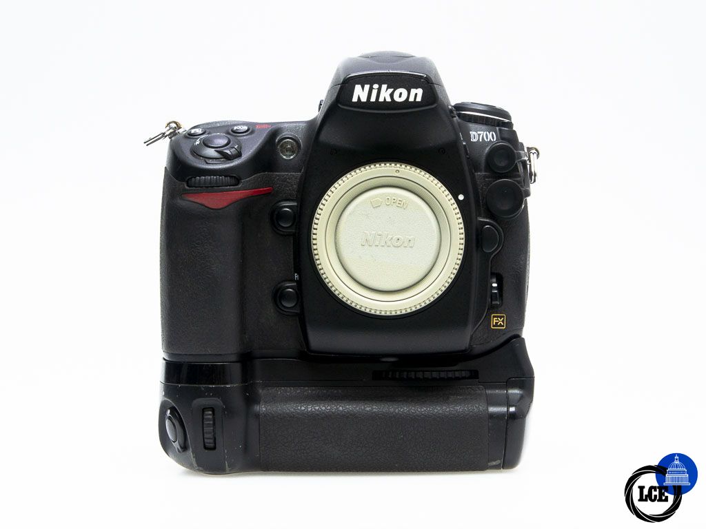 Nikon D700 Body + MB-D10 Grip