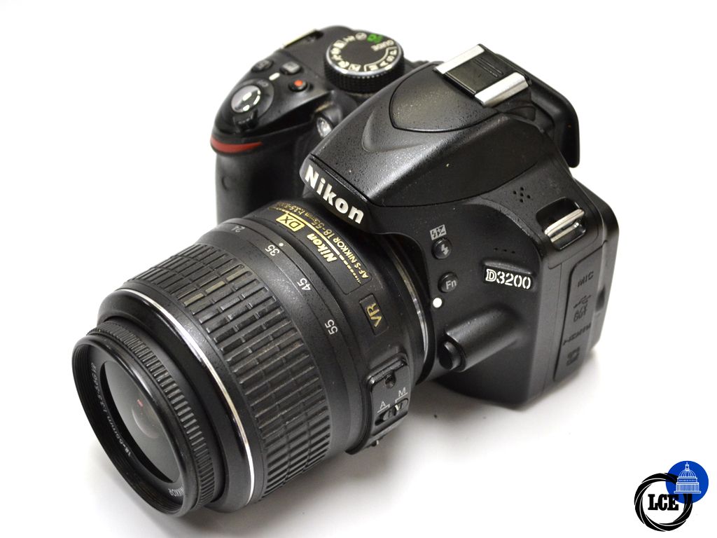 Nikon D3200 + 18-55mm F3.5-5.6