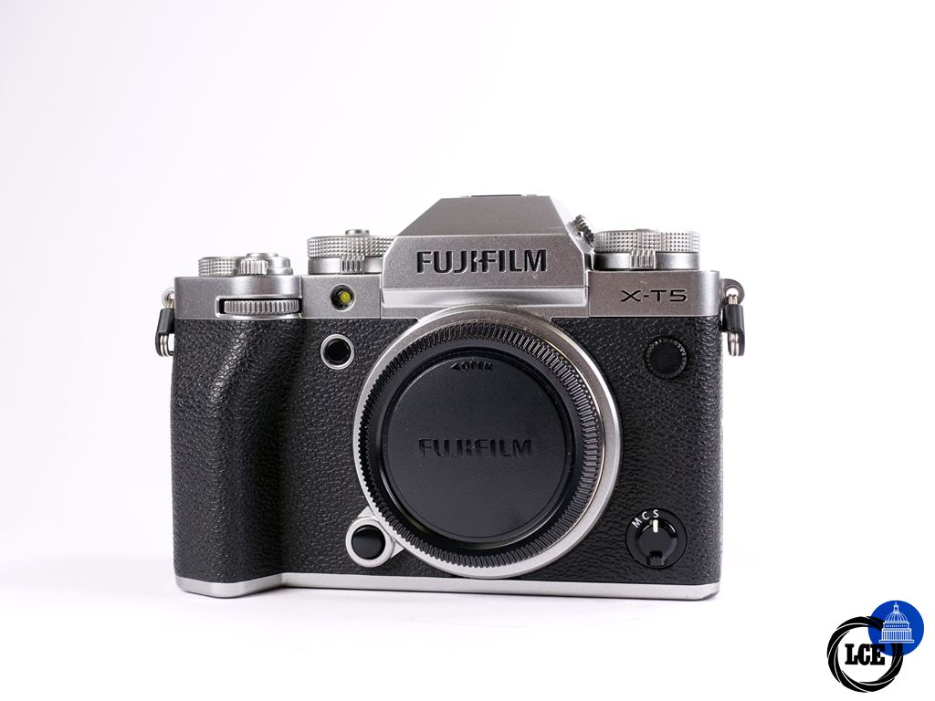 FujiFilm X-T5 Silver bundle 