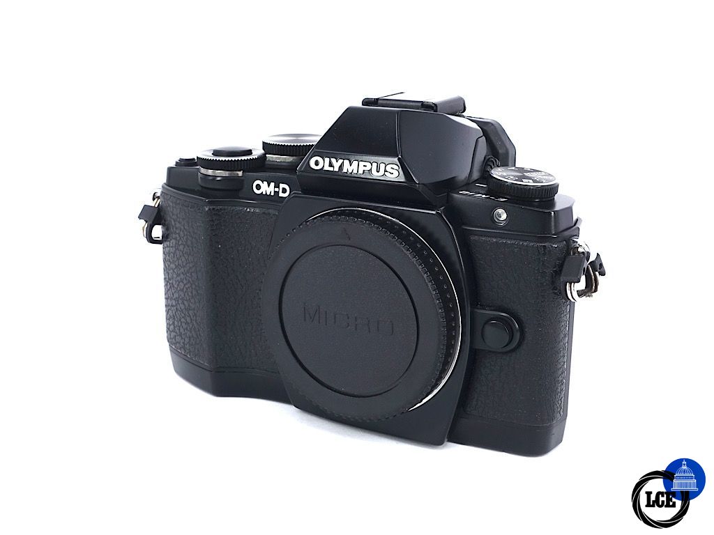 Olympus OM-D E-M10 + Grip - Boxed | 3*