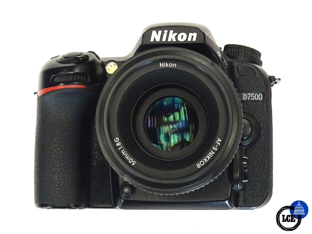 Nikon D7500 + 50mm f1.8 Kit 