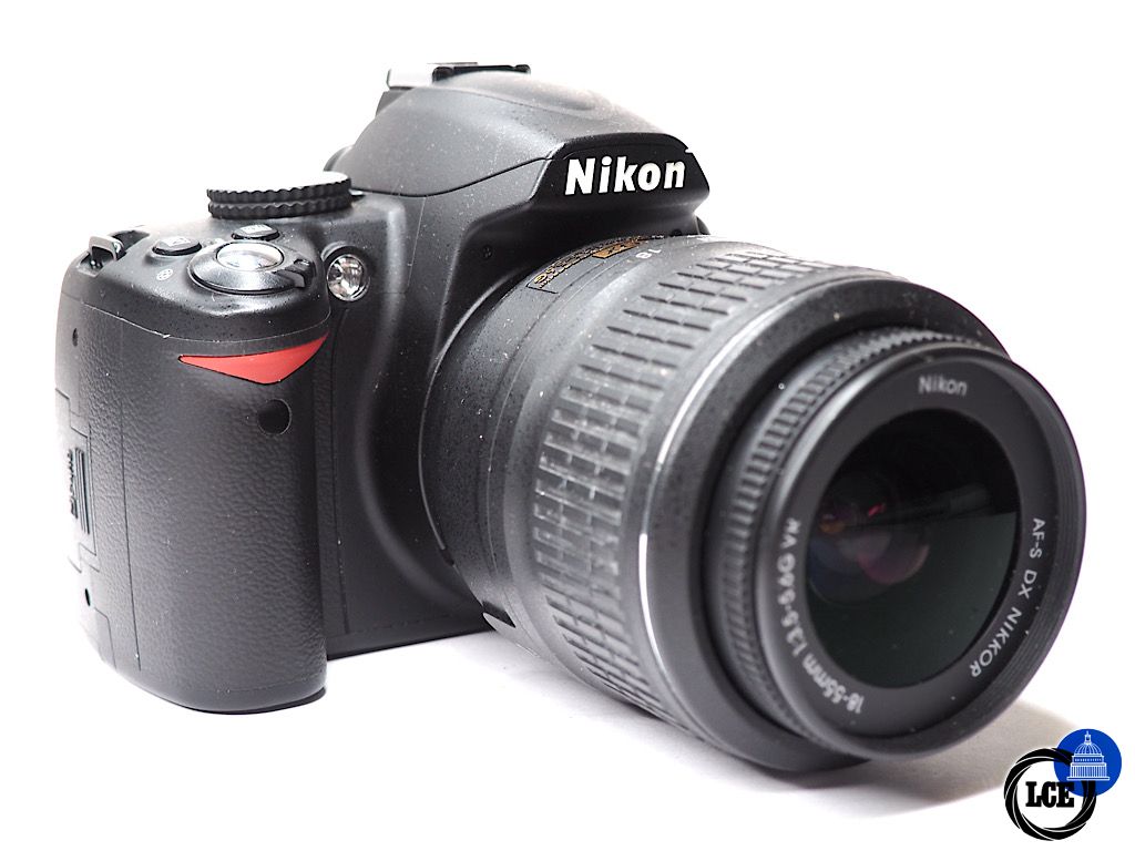 Nikon D3000 + 18-55mm VR