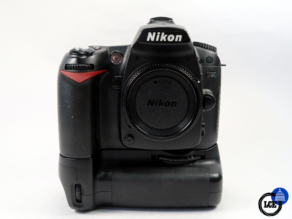 Nikon D90 with Grip