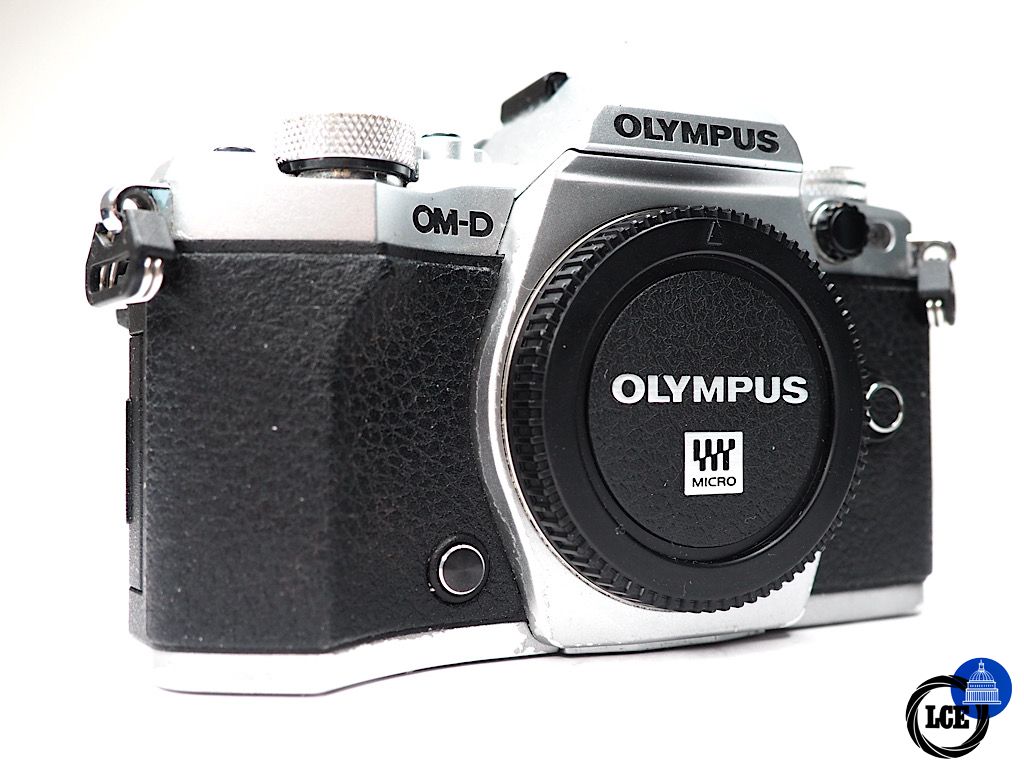 Olympus E-M5 II Olympus E-M5 II