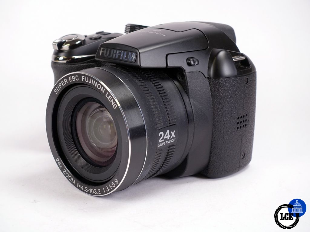 FujiFilm Finepix S4200