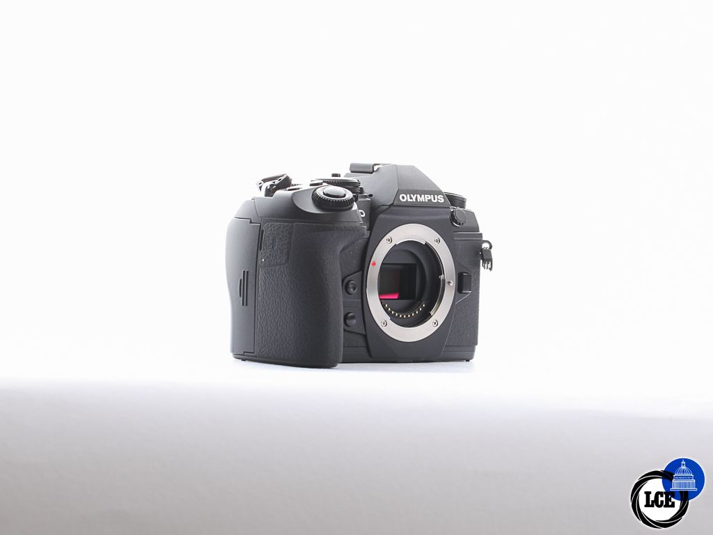Olympus OM-D E-M1 II [2.8K] + 14-42mm [4*] | 10115217