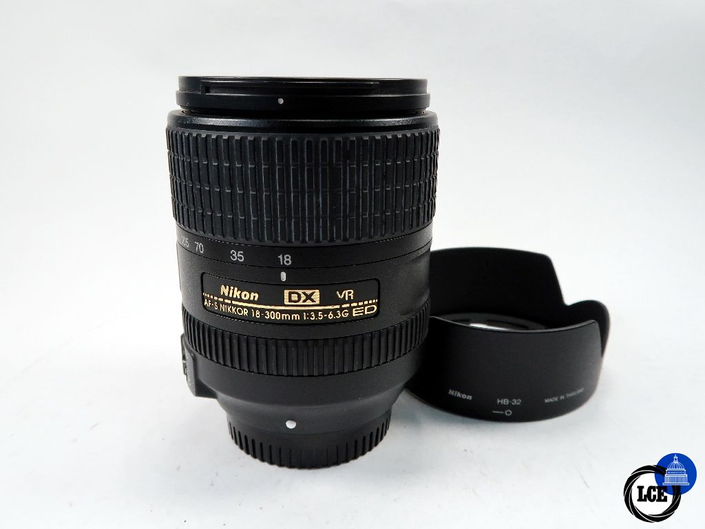 Nikon DX 18-300mm f3.5-6.3G ED VR Nikon DX 18-300mm f3.5-6.3G ED VR