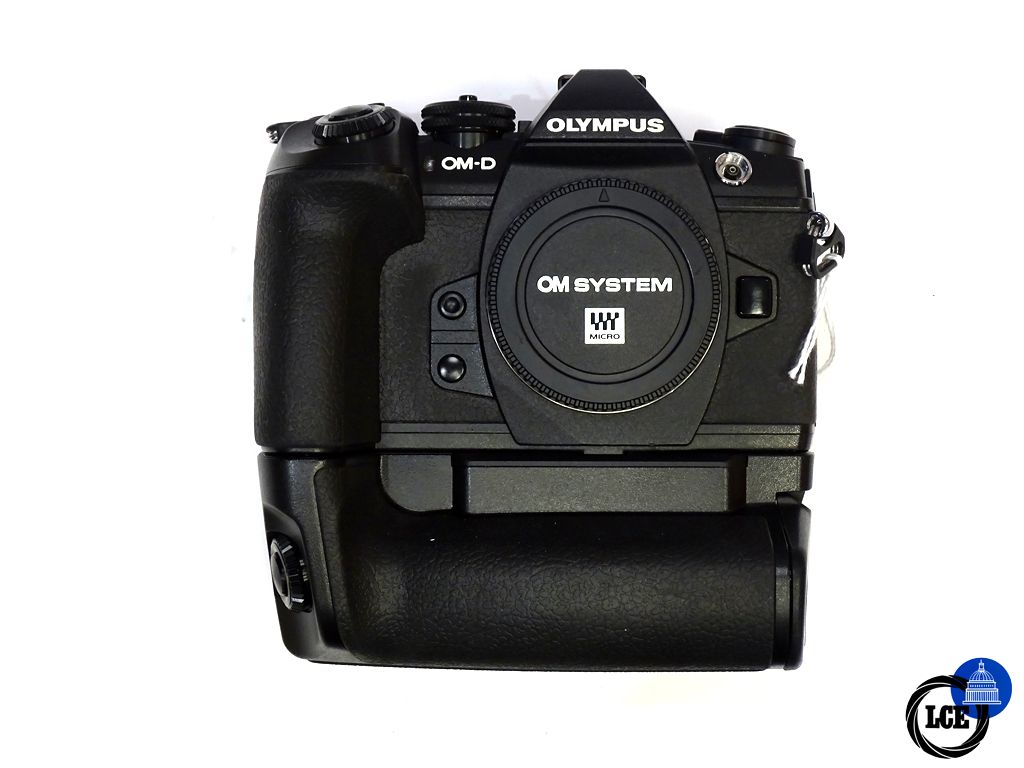 Olympus OM-D E-M1 MKII + HLD-9 Grip Olympus OM-D E-M1 MKII + HLD-9 Grip