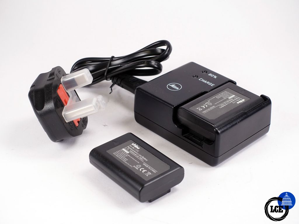 Leica M8/9 Charger with spare 3rd party batteries 