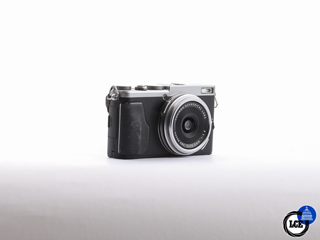 FujiFilm X70 [3*] | 10115311