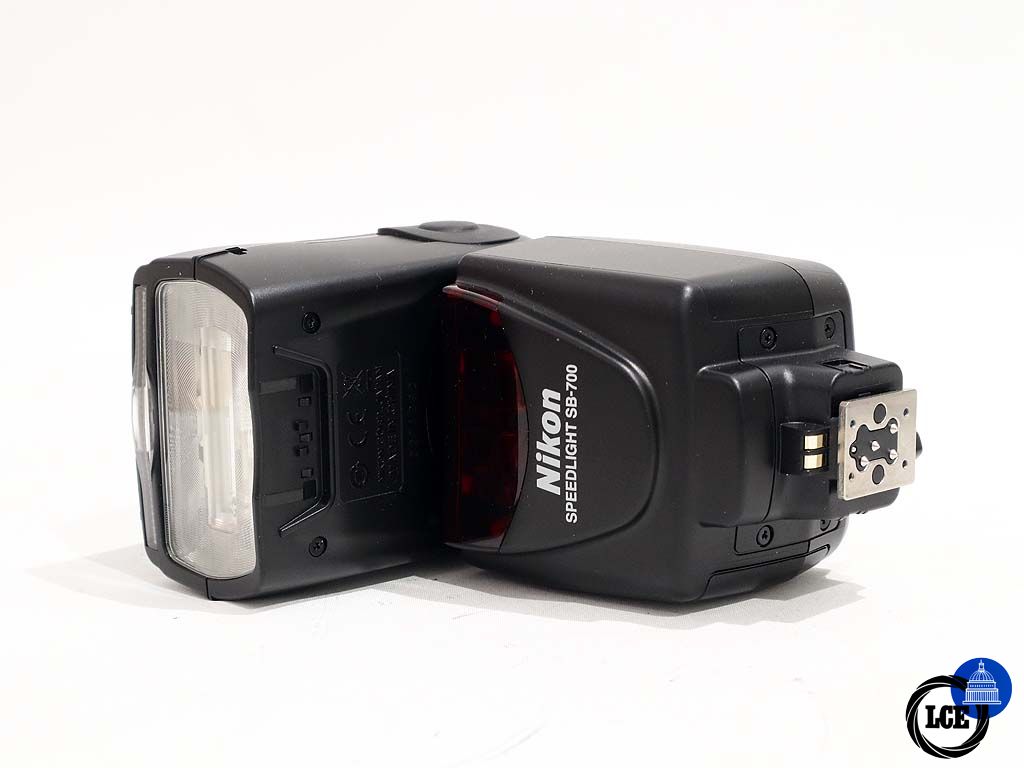 Nikon SB-700 Flash.
