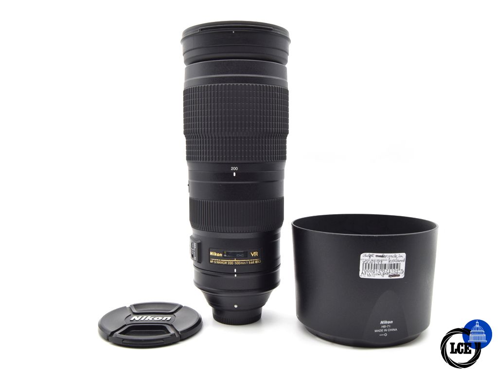 Nikon AF-S 200-500mm f/5.6 E ED (Slight Crack in Hood) Nikon AF-S 200-500mm f/5.6 E ED (Slight Crack in Hood)
