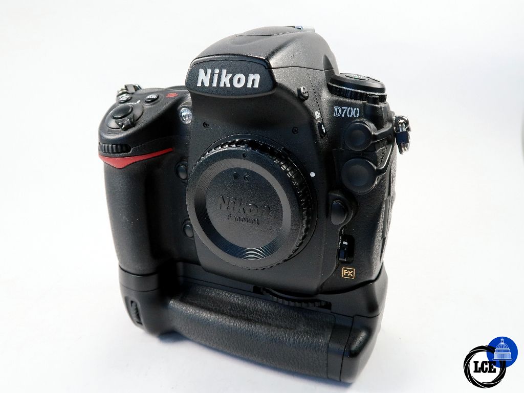 Nikon D700 + grip shutter count 11k