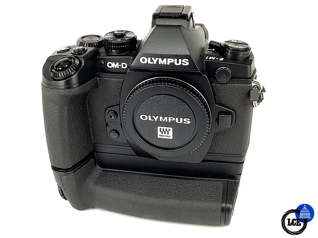 Olympus OM-D E-M1 BODY + HLD-7 Battery Grip *shutter 800*