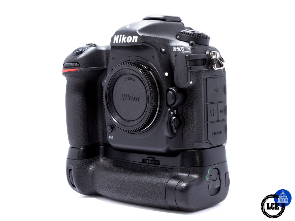 Nikon D500 + MB-D17 *Boxed* Nikon D500 + MB-D17 *Boxed*