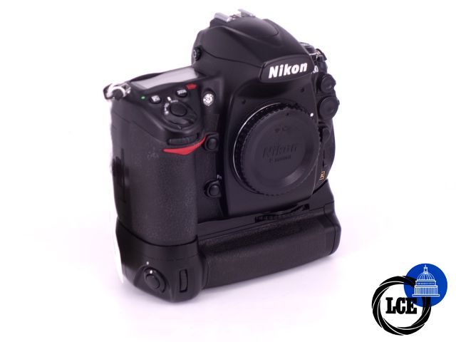 Nikon Nikon D700 Body + MB-D10 Grip