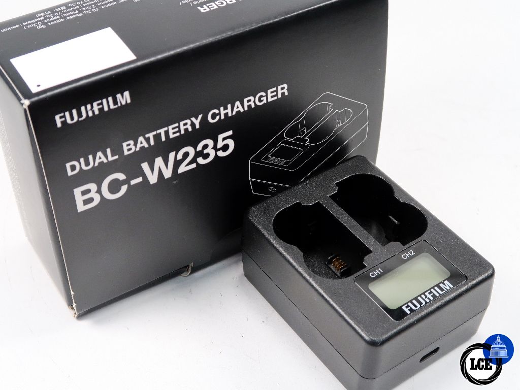 FujiFilm BC-W235 charger