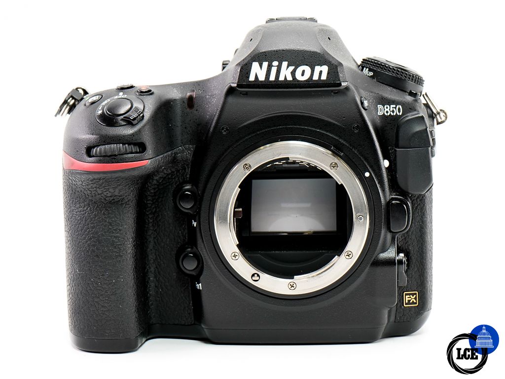 Nikon D850 Body * BOXED *