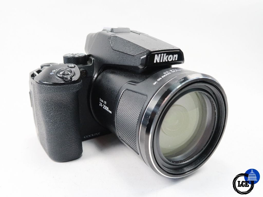 Nikon P950 