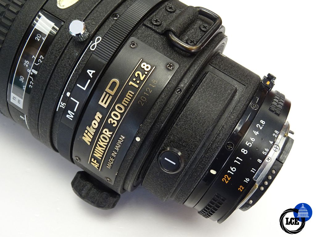 Nikon AF 300mm f 2.8 