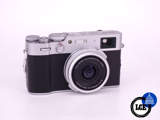 FujiFilm X100 V Silver