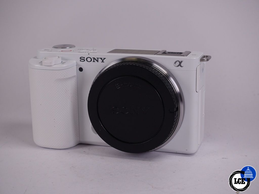 Sony ZV-E10 White **** Low Shutter Count 94 ****