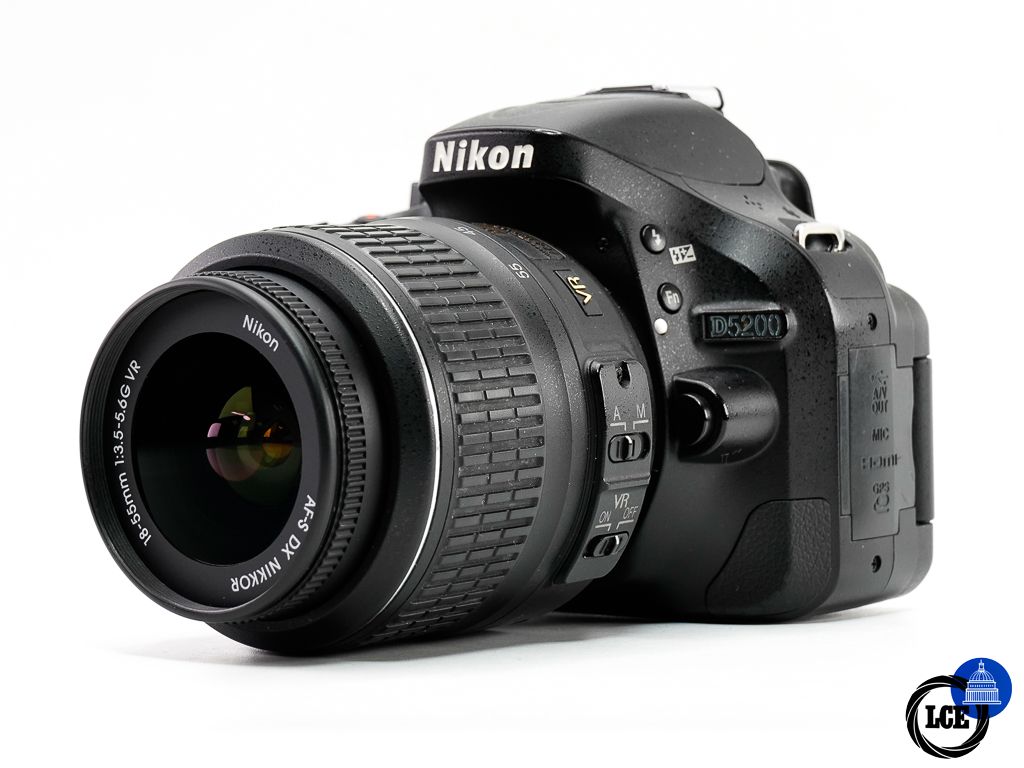 Nikon D5200 + AF-S 18-55mm F3.5-5.6G DX VR