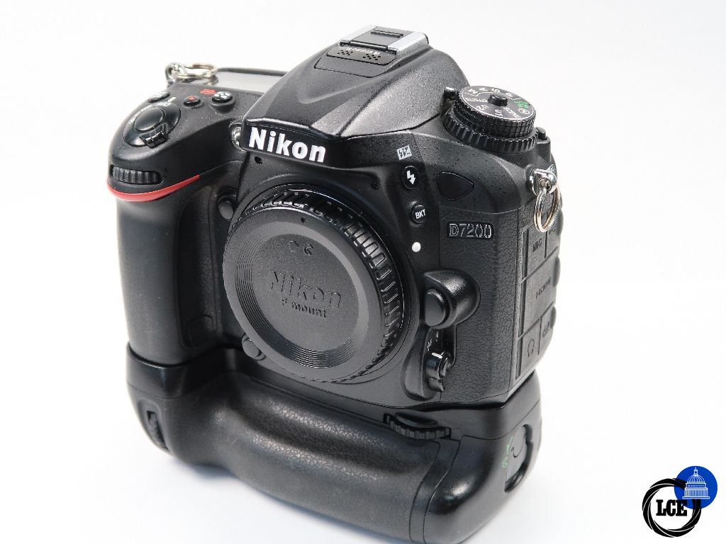 Nikon D7200 with MB-D15  25k sc