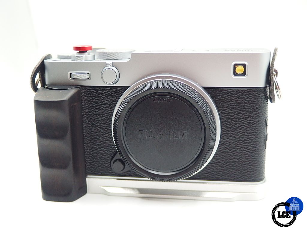 FujiFilm X-E5 Silver body
