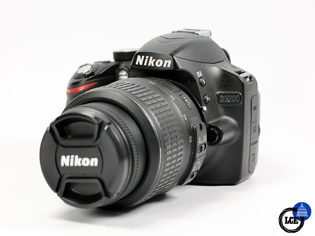 Nikon D3200 + 18-55mm f/3.5-5.6 G VR 