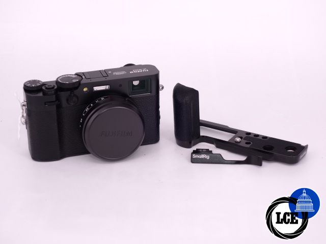 FujiFilm X100 VI Black + Small Rig + Thumb Grip + Accs