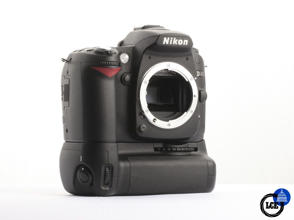Nikon D90 [1K] + MB-D80 Grip [4*] | 10115644