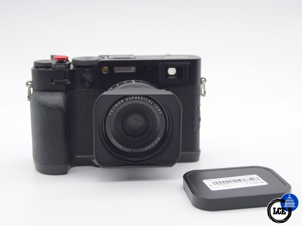 FujiFilm X100VI Black Outfit (5100 Shutter Actuations)