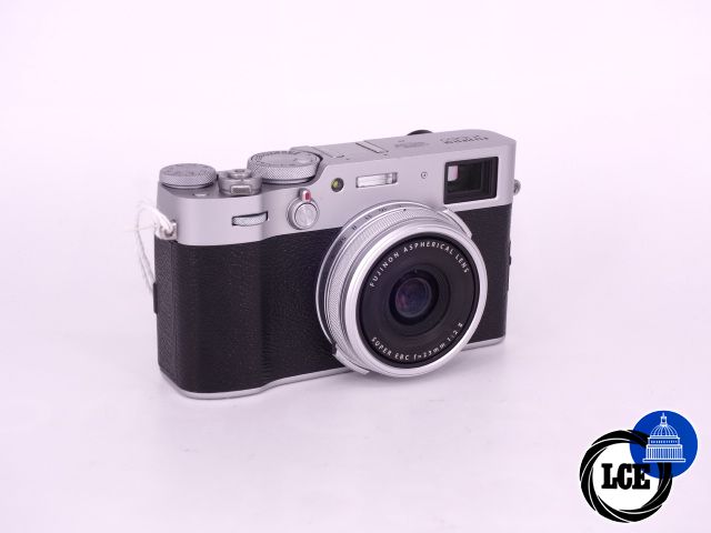 FujiFilm X100 V Silver