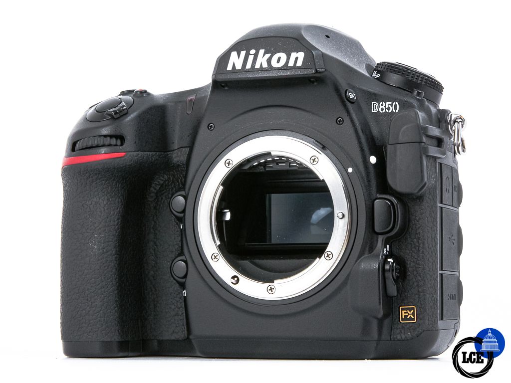 Nikon D850 Body **52k Shutter Count** Nikon D850 Body **52k Shutter Count**