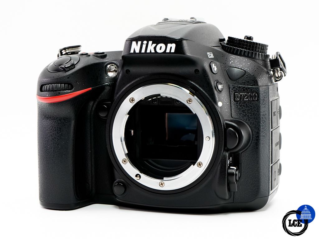 Nikon D7200 Body * BOXED *
