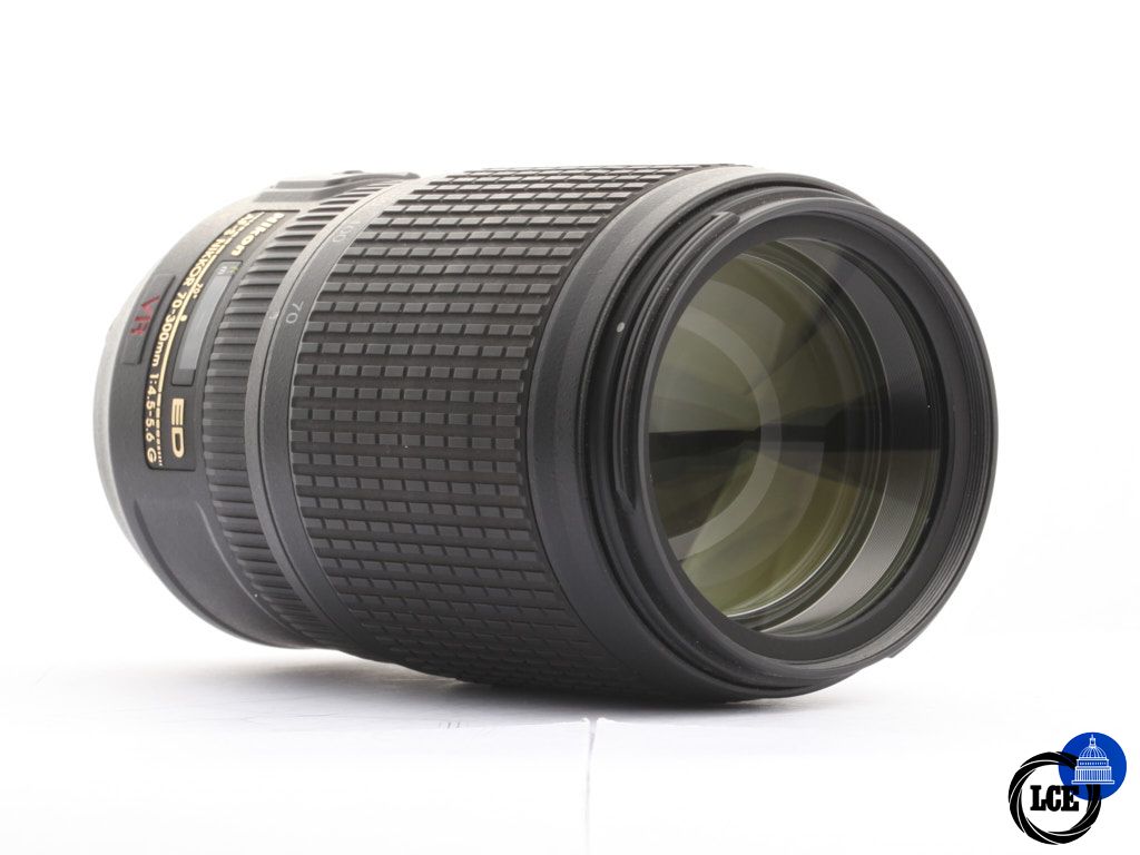 Nikon ED AF-S 70-300mm f/4.5-5.6 G VR [4*] | 10115737