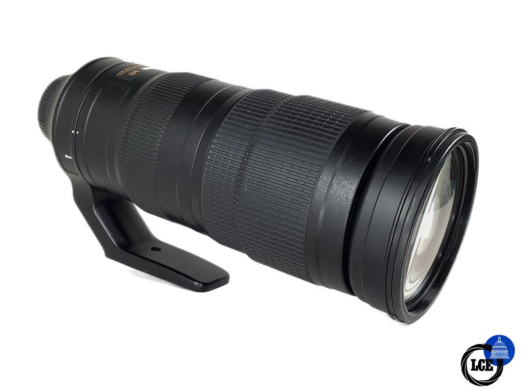 Nikon AF-S 200-500mm F5.6 E ED VR Nikon AF-S 200-500mm F5.6 E ED VR
