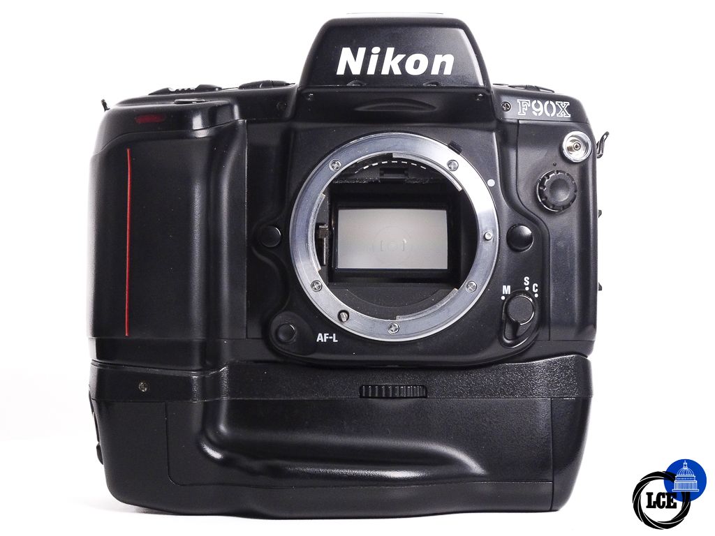 Nikon F90X + MB-10