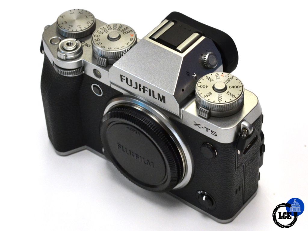 FujiFilm X-T5 body (EX-DEMO) FULL WARRANTY FujiFilm X-T5 body (EX-DEMO) FULL WARRANTY