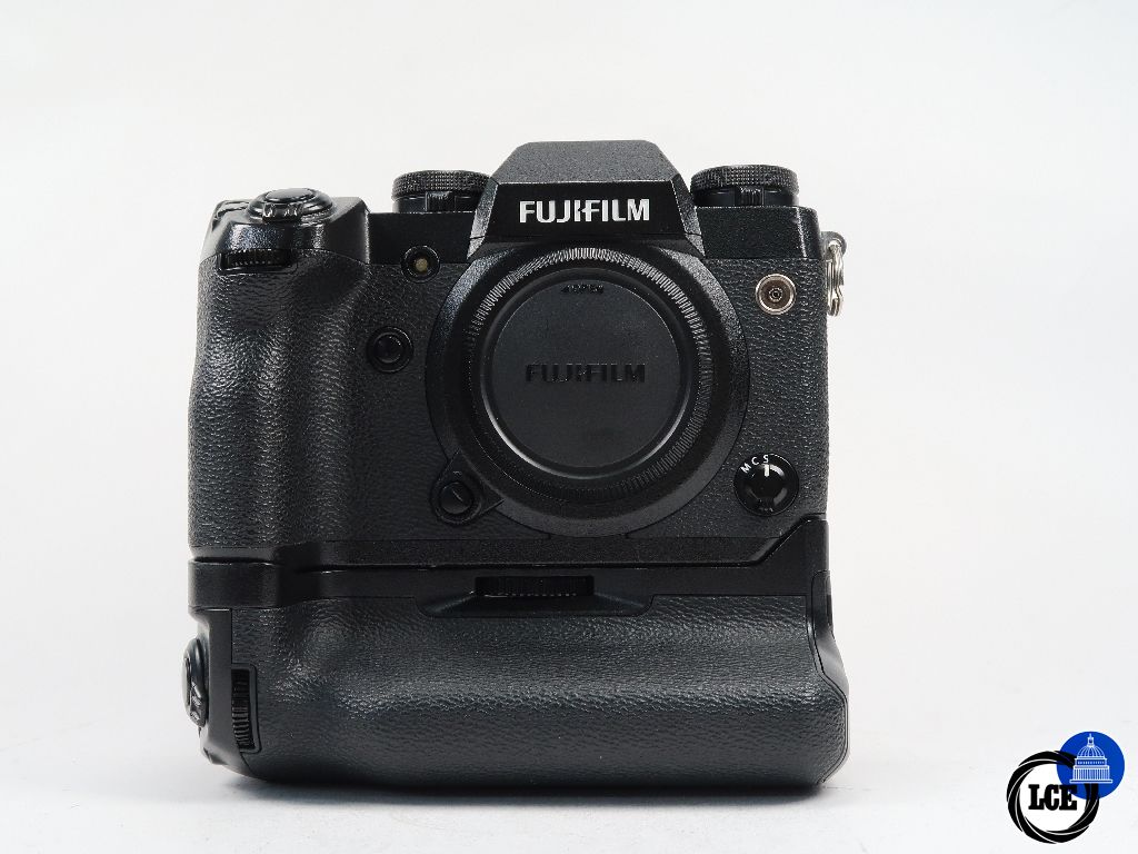 FujiFilm X-H1 w/ grip