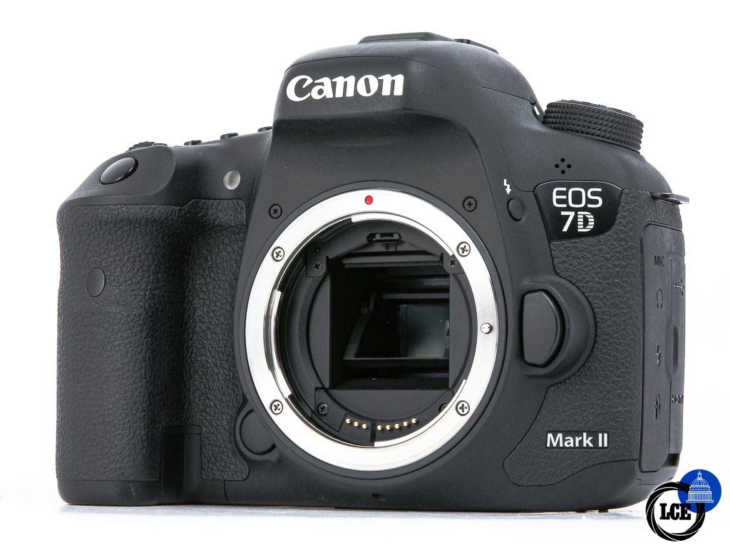 Canon EOS 7D II Body **8k Shutter Count** Canon EOS 7D II Body **8k Shutter Count**