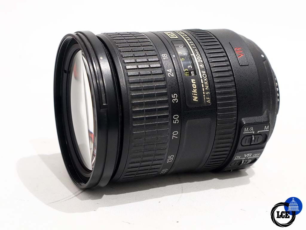 Nikon AF-S 18-200mm f3.5-5.6 G VR Nikon AF-S 18-200mm f3.5-5.6 G VR