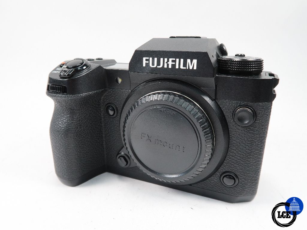 FujiFilm X-H2 shutter count 8.7k