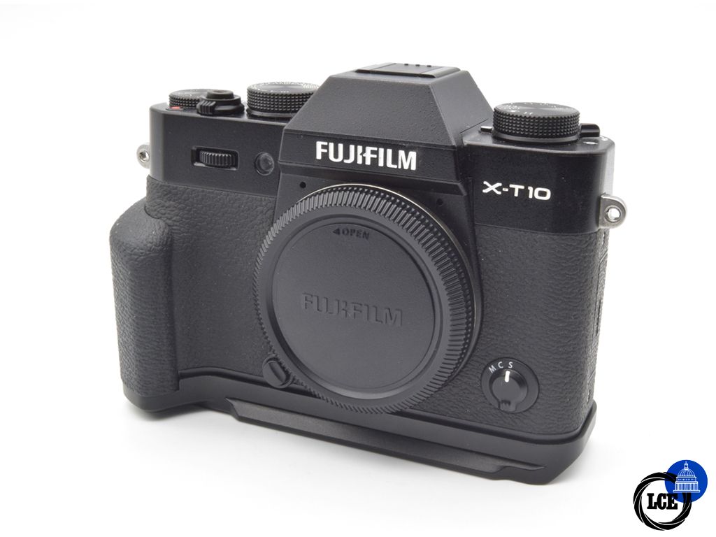 FujiFilm X-T10 Body + MHG-XT10 Grip