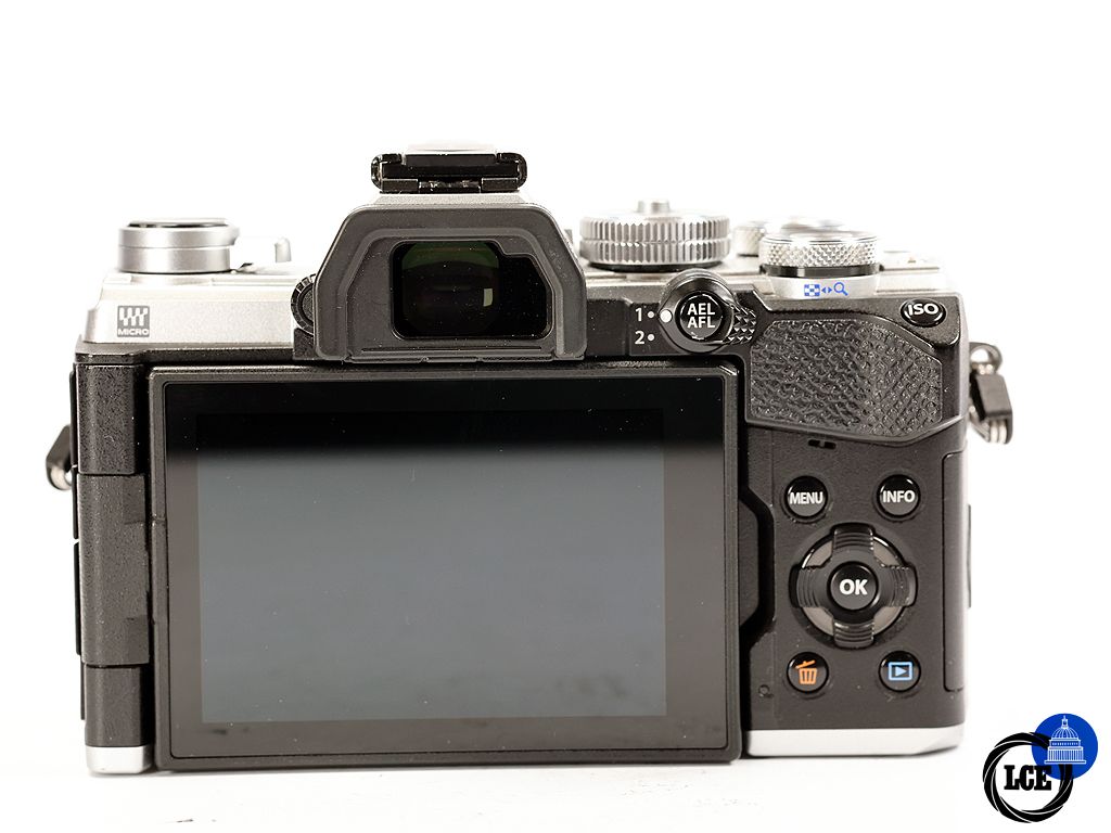 Olympus E-M5 III BODY *BOXED*