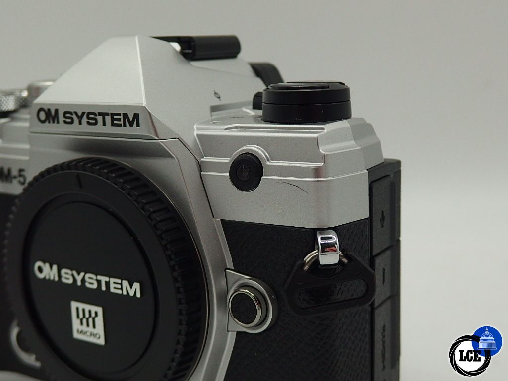 OM SYSTEM OM-5 Silver body